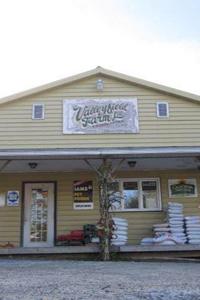 Valleyfield Farm Ltd - Feed Store