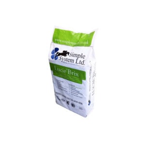 Lucie Brix (Simple System Horse Feeds)