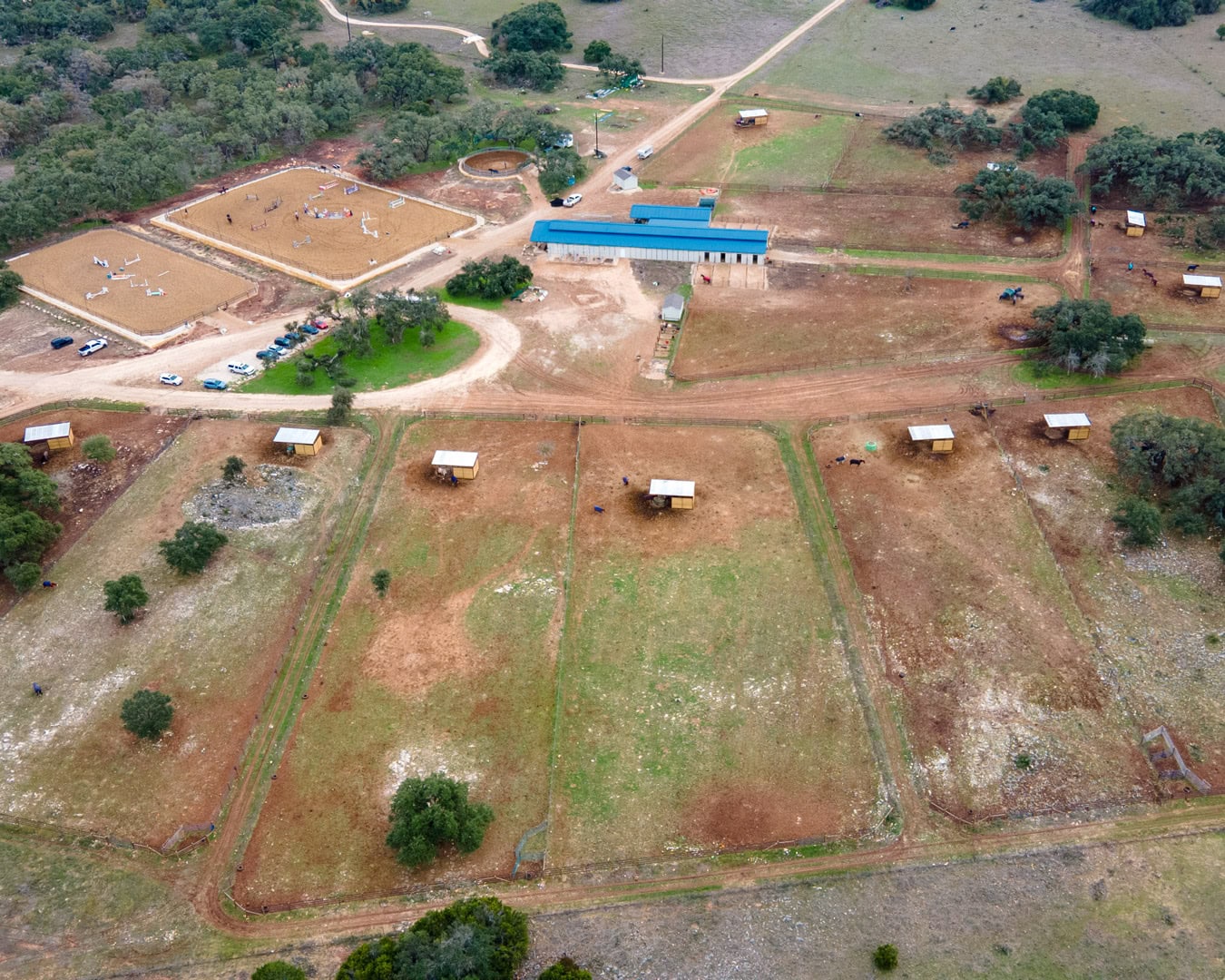 Sunny Fox Farms - Boarding Stable