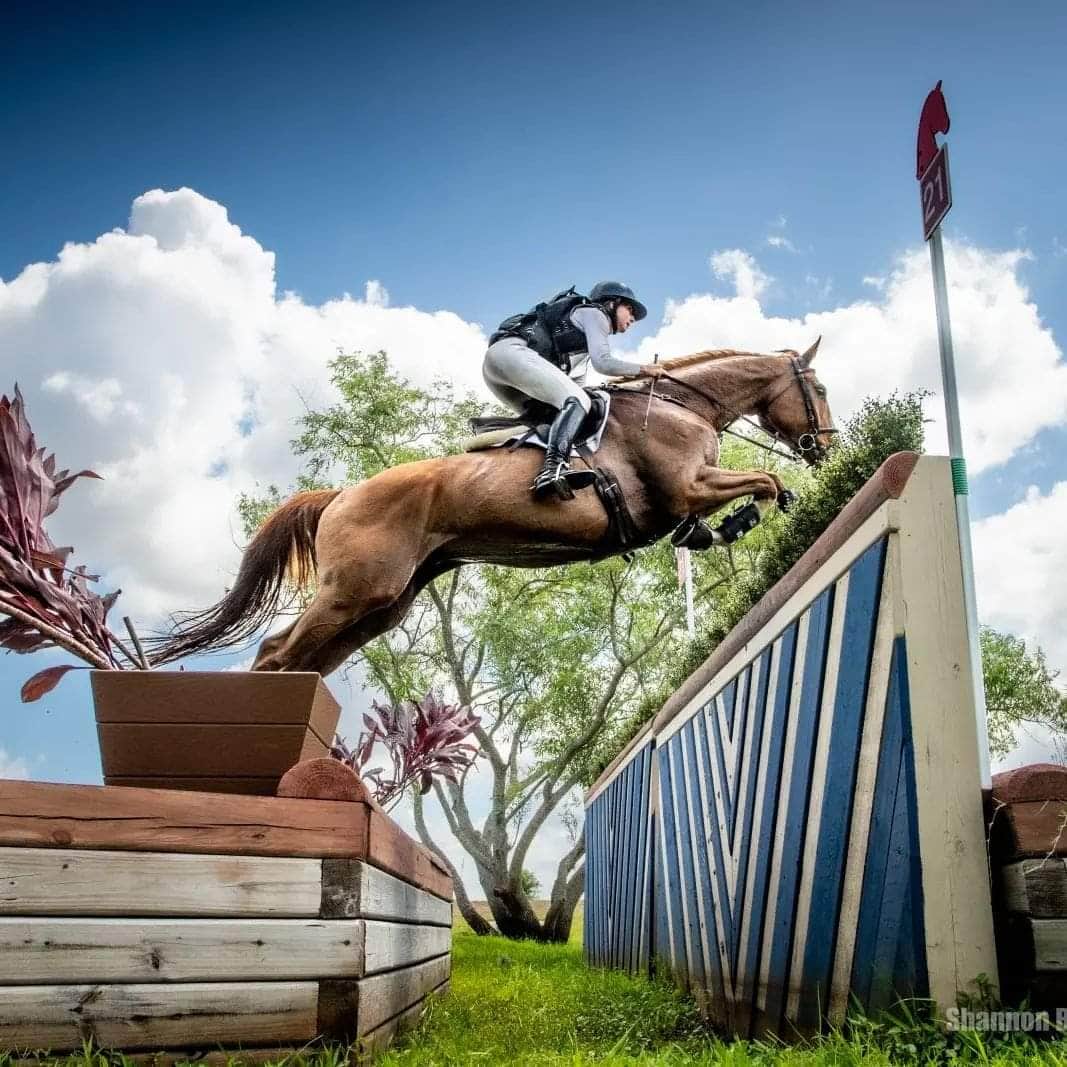 kendal-lehari-jumping