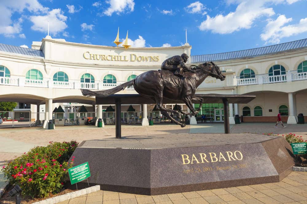 photo of the main entrance to churchill downs