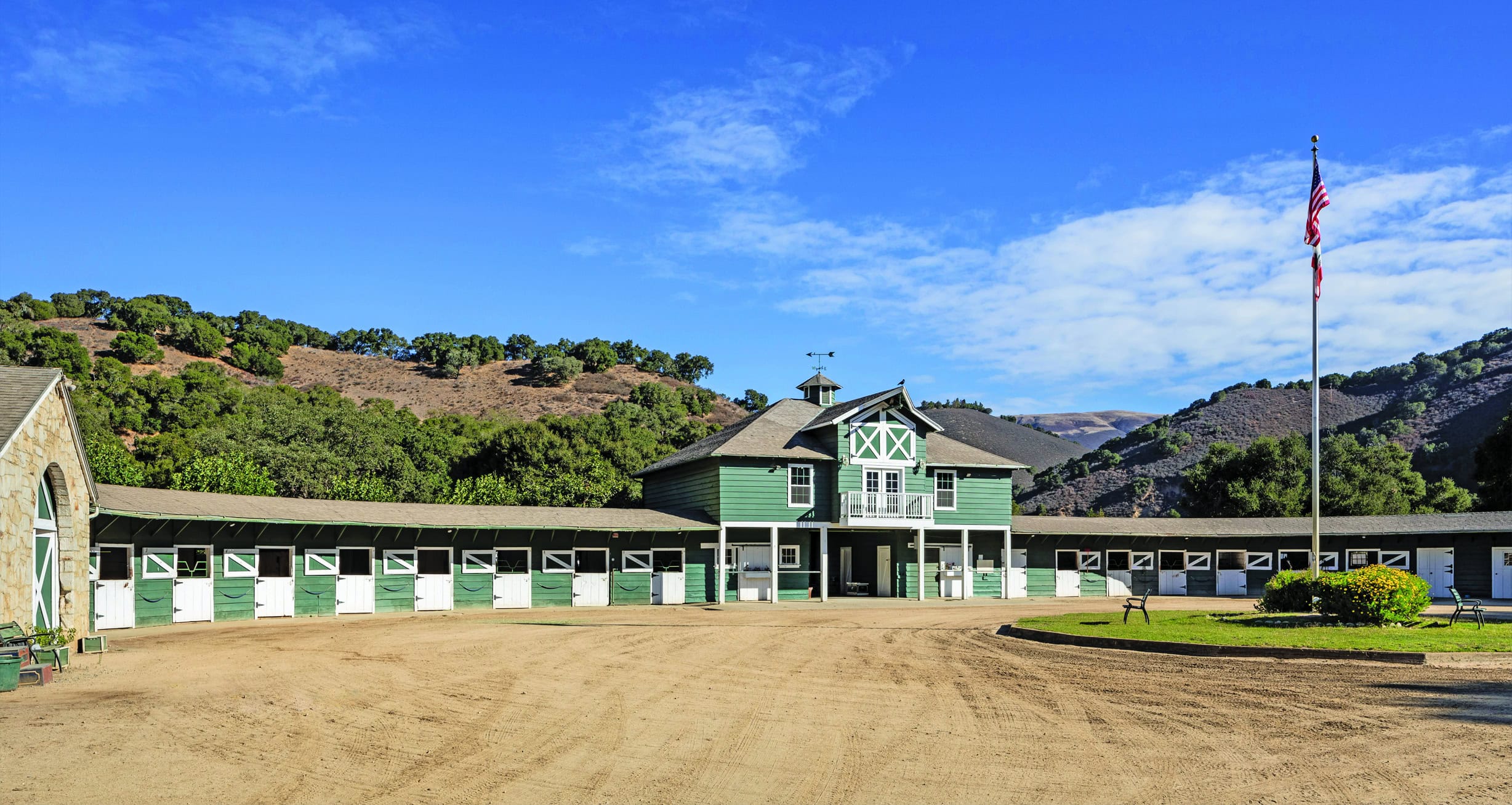 Stonepine Equestrian - Boarding Stable